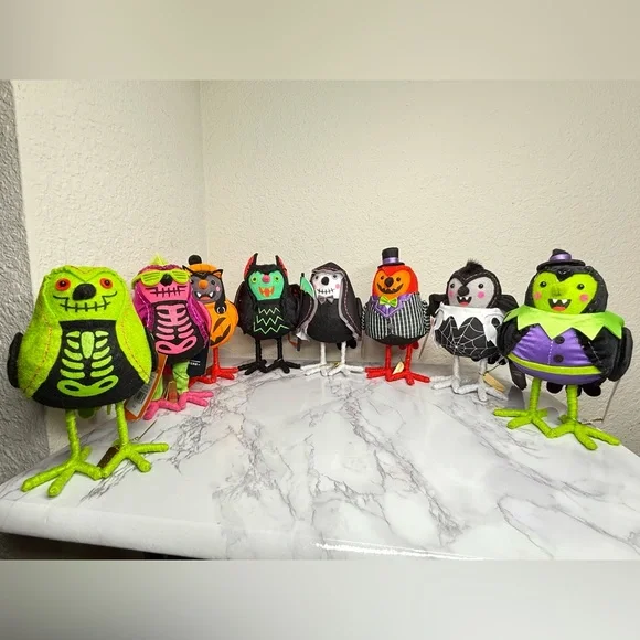 Full Set of 8! Featherly Friends Felt Birds Halloween Figurines Hyde & EE 2024 - Picture 2 of 4